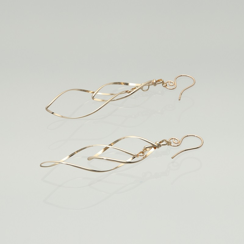 〈 甲府ジュエリー 〉K14GF　ダブルマーキスピアス　GFP-1249