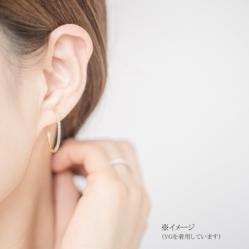 〈 甲府ジュエリー 〉[MADE IN KOFU]K18WG ハーフエタニティダイヤフープピアス Lサイズ 0.5ct TI-014