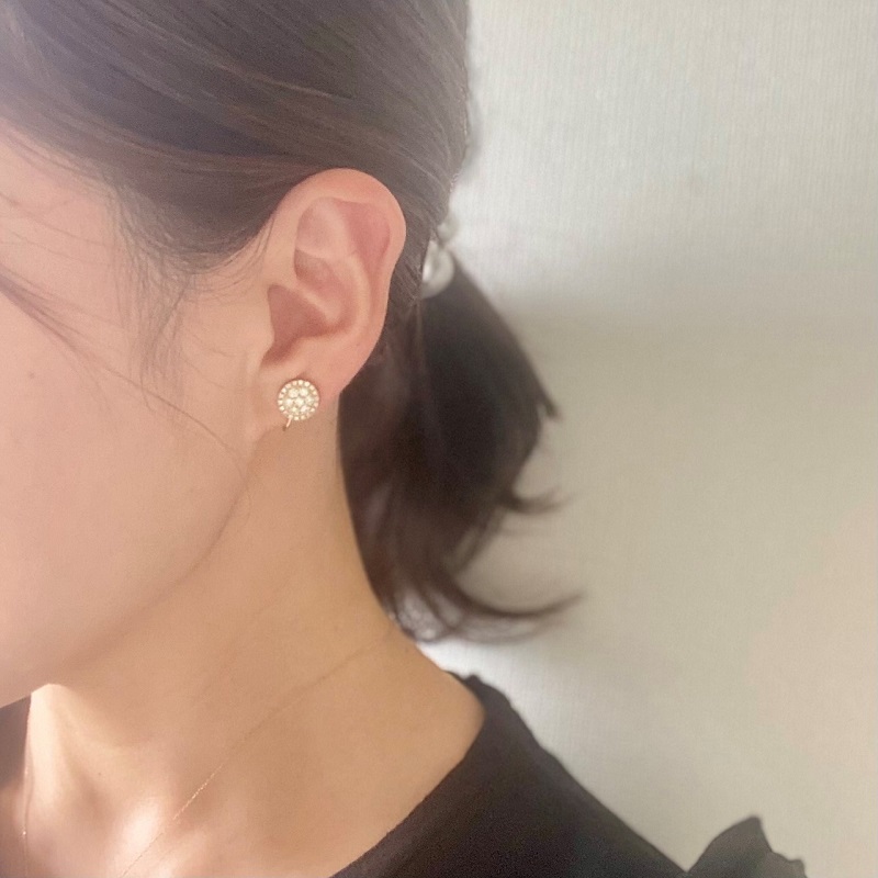 〈 甲府ジュエリー 〉[MADE IN KOFU]K18YG ダイヤパヴェラウンドイヤリング TI-1077