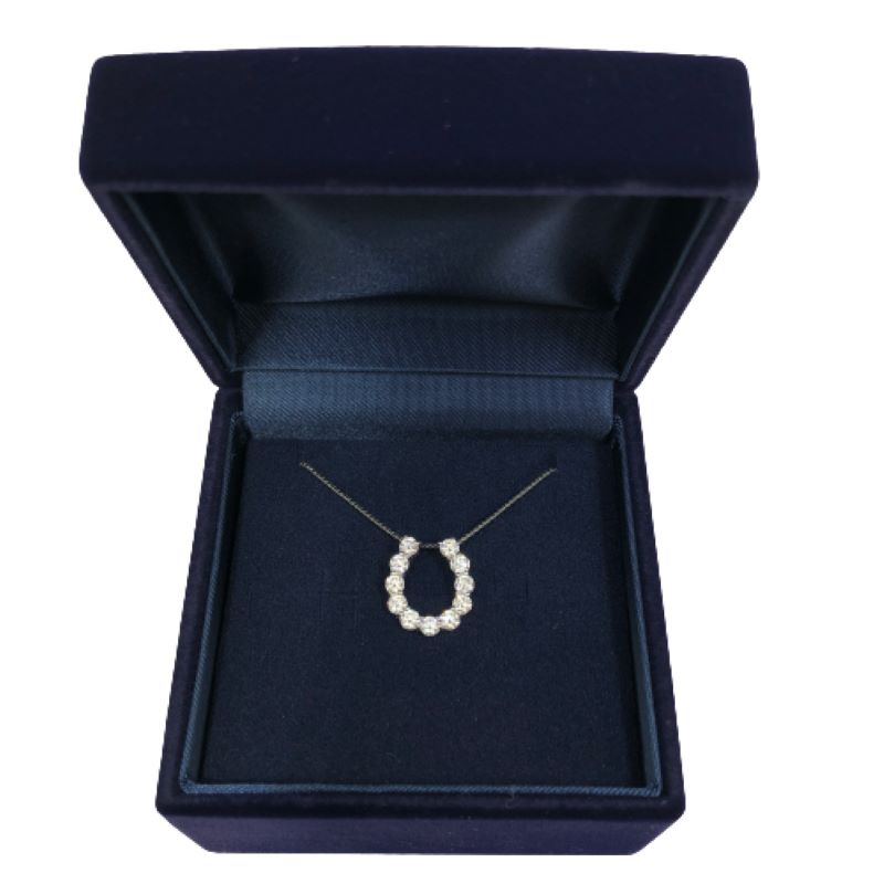 〈 甲府ジュエリー 〉プラチナ製 ハート＆キューピッドダイヤモンド 1.0ct 馬蹄 ペンダントネックレス 【1470083】