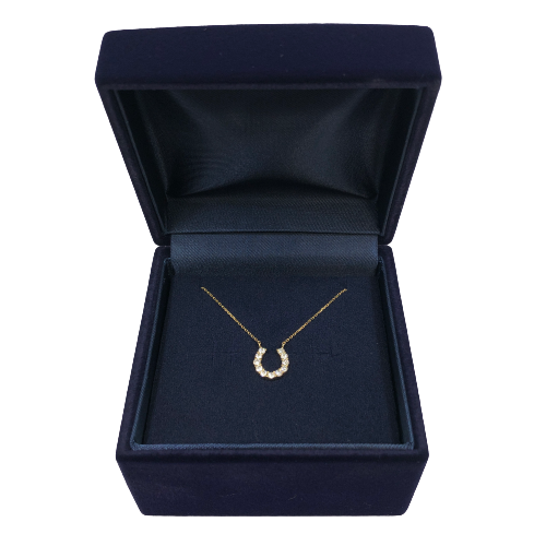 〈 甲府ジュエリー 〉１８金製 ハート＆キューピッドダイヤモンド 0.3ct 馬蹄 ペンダントネックレス 【1455910】