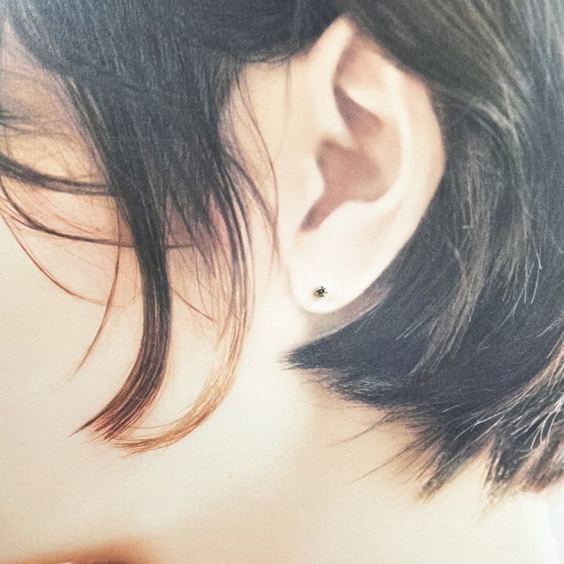 〈 甲府ジュエリー 〉１０金ホワイトゴールド製 ダイヤモンド １粒 スタッドピアス Total 0.10ct 【1449553】