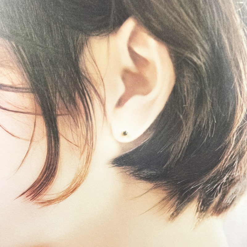 〈 甲府ジュエリー 〉１０金 イエローゴールド製 ダイヤモンド 一粒 スタッドピアス Total 0.10ct 【1449552】