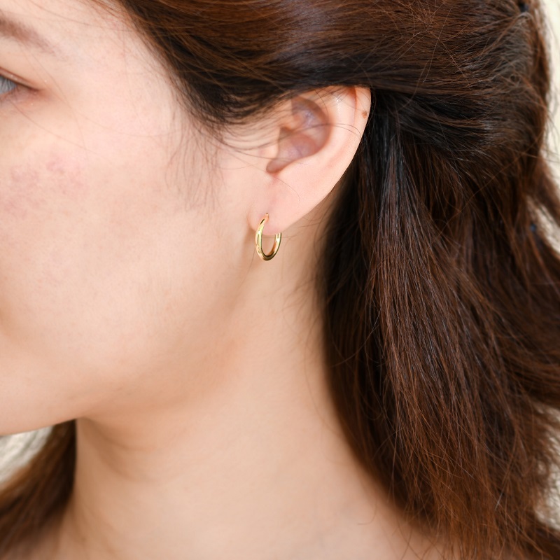 ＜ 甲府ジュエリー ＞K18 イエローゴールド シンプル フープ ピアス 大人 おしゃれ 幅2mm 直径15mm BPE-K2015