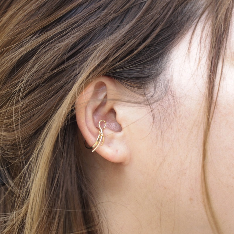 ＜ 甲府ジュエリー ＞k18YG 地金 手作り リボンデザインイヤーカフ ジュエリー 03193