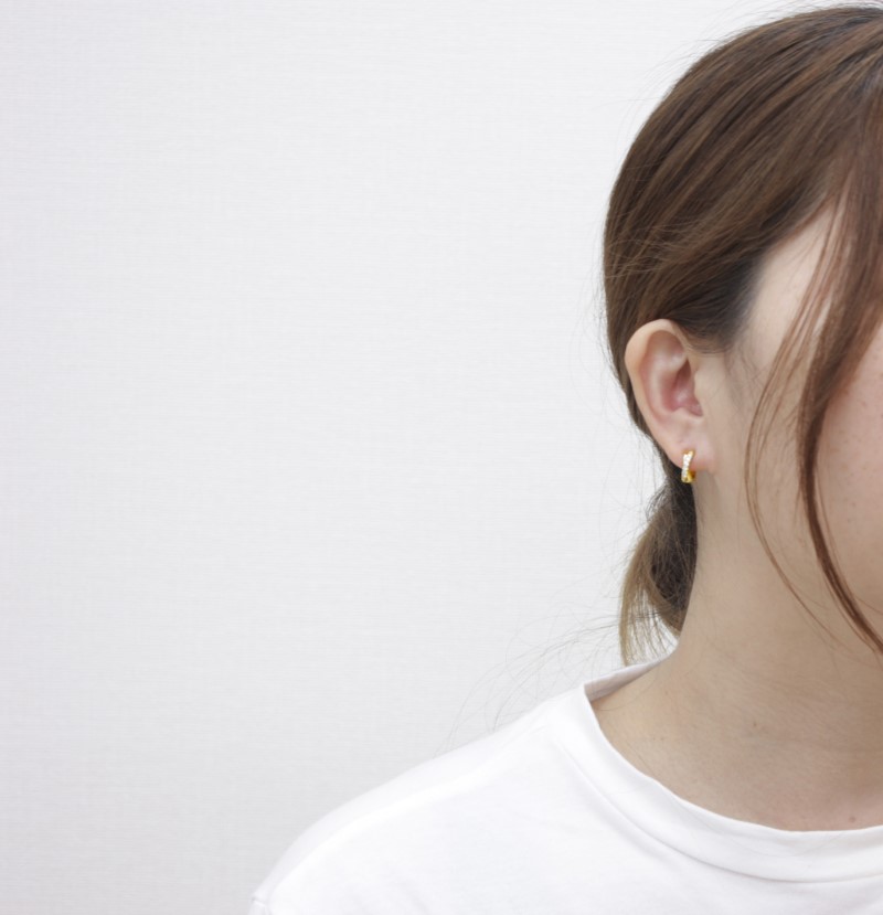 ＜ 甲府ジュエリー ＞K18 イエローゴールド ダイヤフープピアス 中折れ式 0.16ct 0114466