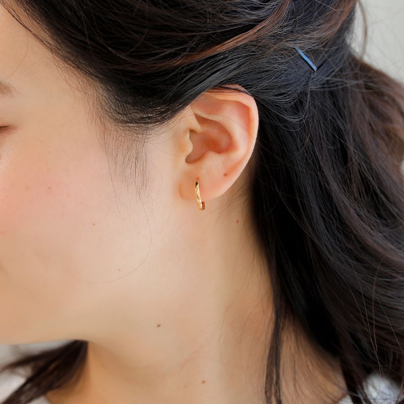 〈 甲府ジュエリー 〉K18 地金 フープピアス　15133