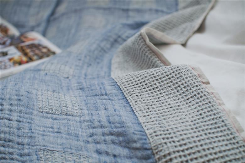 ジャガード織ダブルガーゼブランケット（ブルー）テンジンファクトリー製