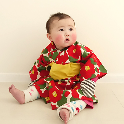 ファースト着物と袴のセット 女の子用（椿柄）