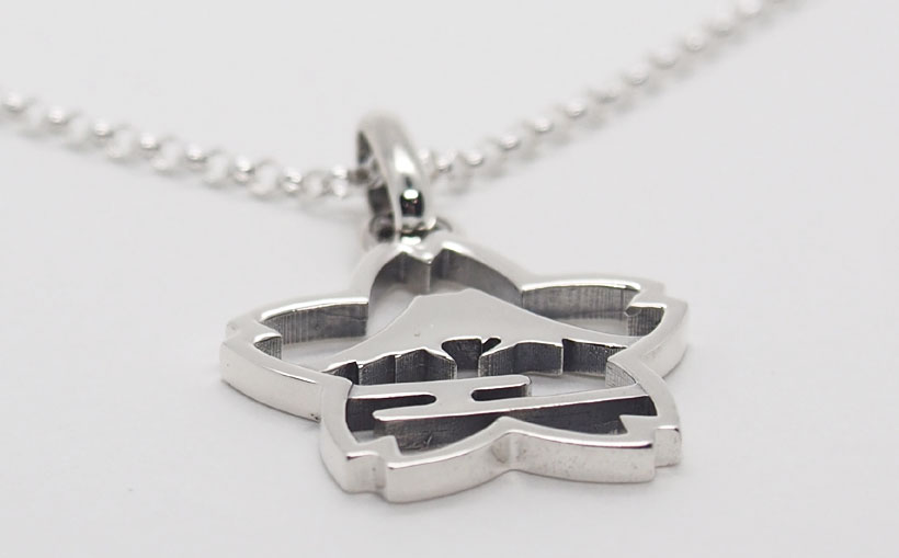 【ハンドメイドアクセサリー】春 富士山ペンダント