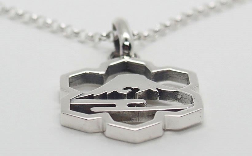 【ハンドメイドアクセサリー】冬 富士山ペンダント