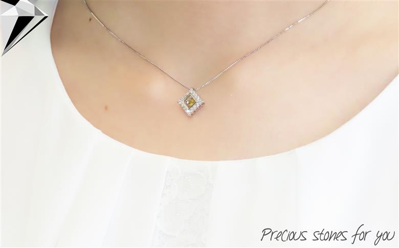 ナチュラルイエローダイヤモンド トゥインクルストーンペンダント プラチナ square　【ジュエリー ネックレス】