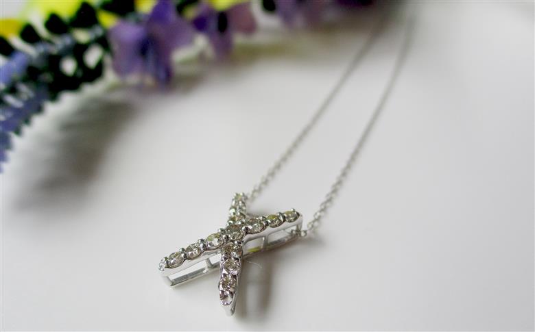 Xスタイルダイヤモンドペンダント 【K18ホワイトゴールド】 MJ093　【ジュエリー ネックレス】