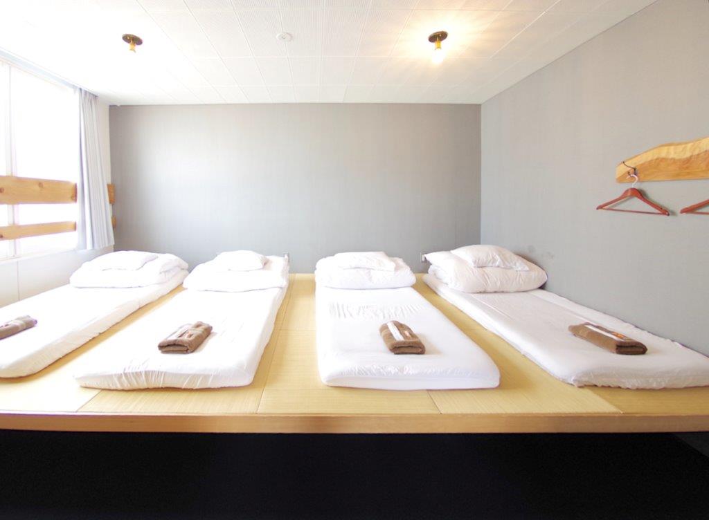 富士山を目の前に望むおしゃれでモダンなホステルの宿泊券A