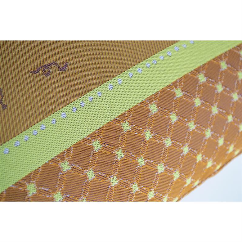 ギュッとしてホッとする小さなザブトン　ひるねのねこシリーズ　お庭のねこ（ベージュ）