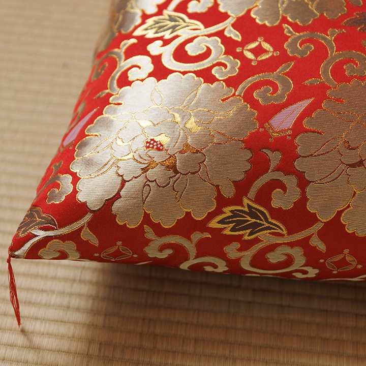 仏前座布団　唐草牡丹　赤色