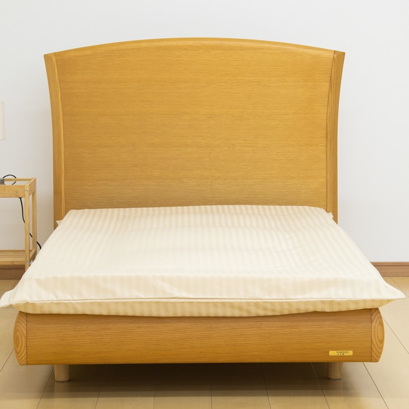 【ダニ忌避率99.3%】サテンストライプのマットレス専用カバー　ライトベージュ（シングル）