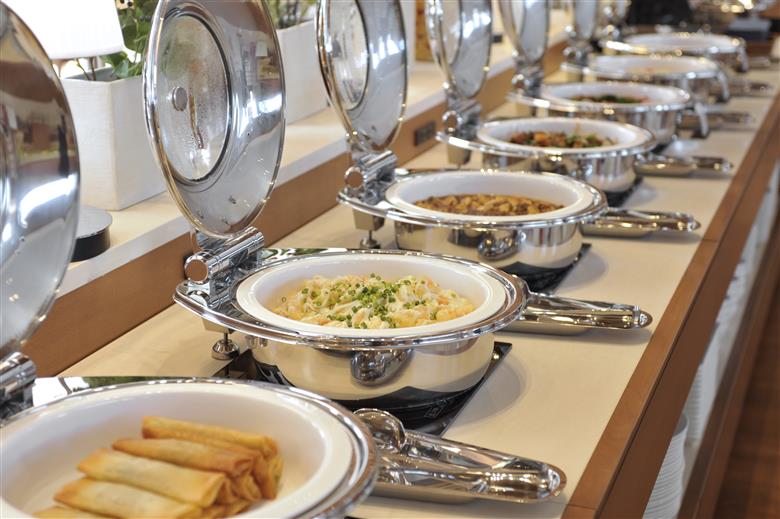 【ハイランドリゾート】ランチブッフェ・ペアチケット+トーマスパーティールーム付き