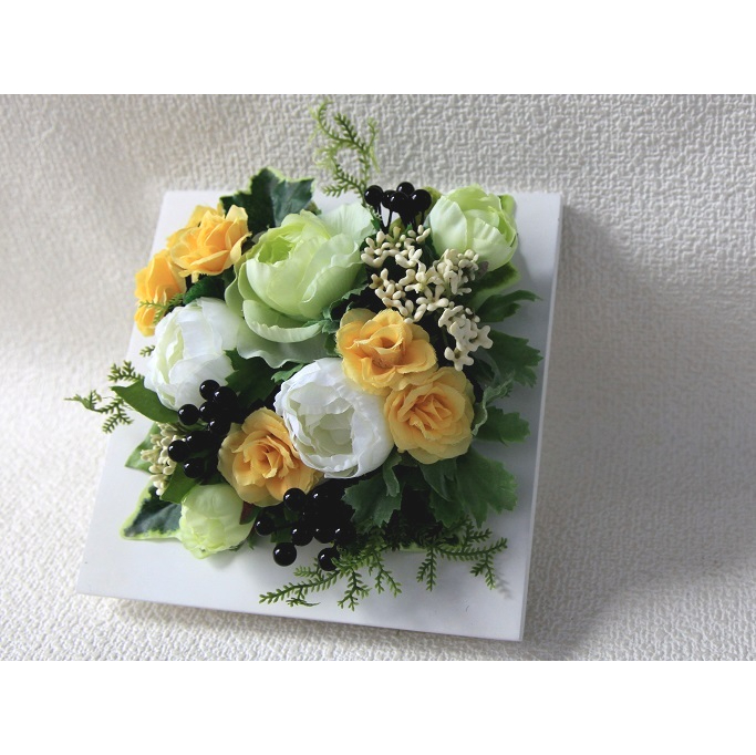 【イエロー】富士吉田市からお届けするフラワーアレンジメント（フレーム）