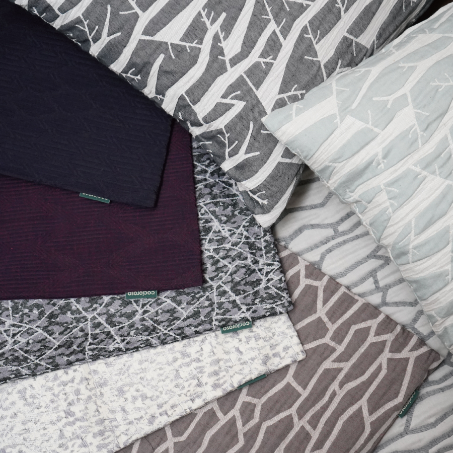 座れるクッション　cocioroso 白樺　青磁