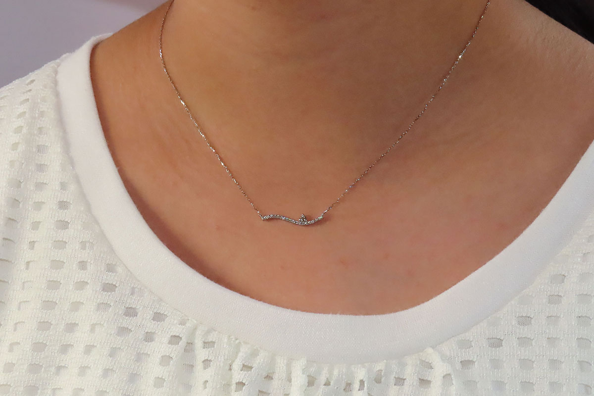 K18ピンクゴールド　ダイヤモンドペンダント（ウェーブ）　MJ-1123