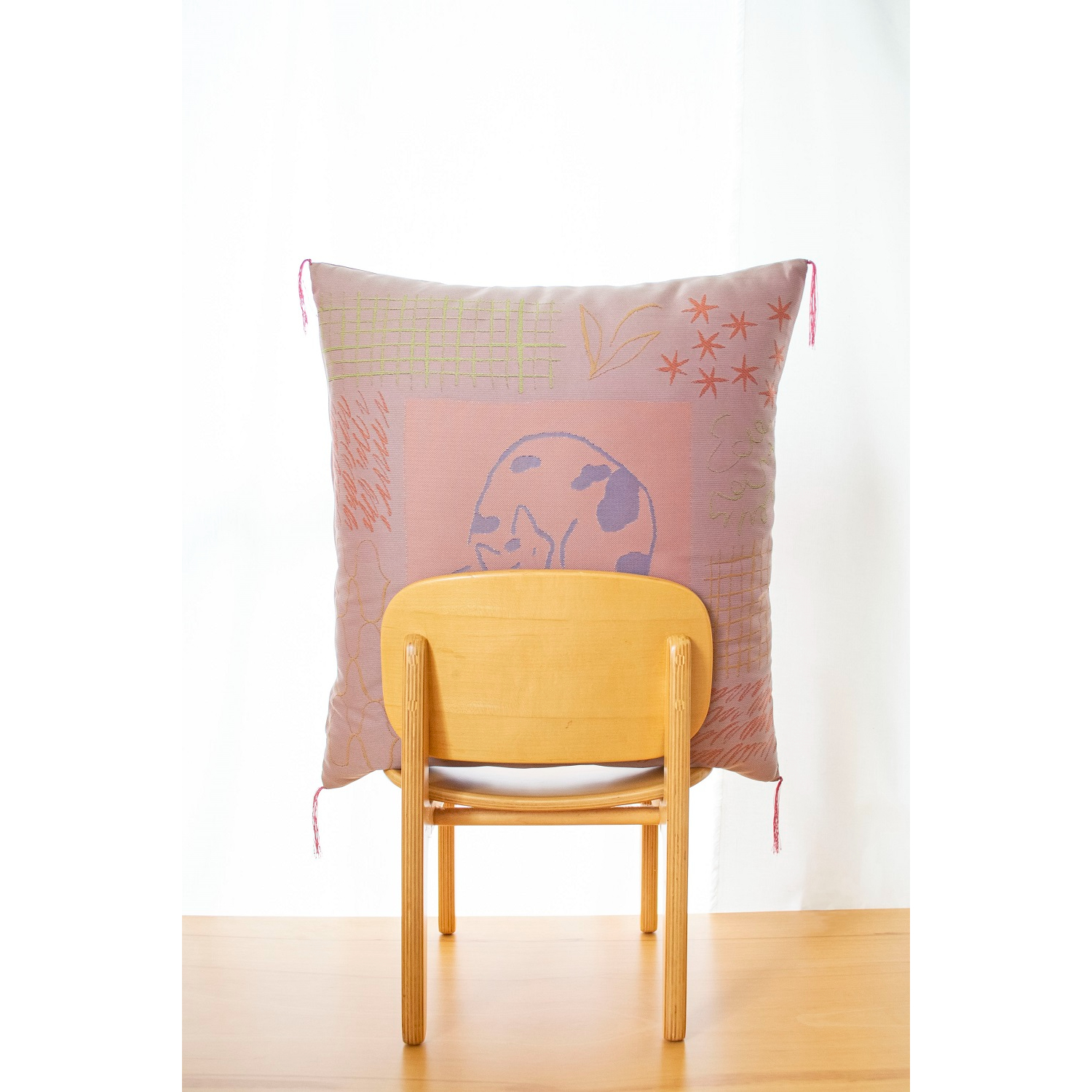 ギュッとしてホッとする小さなザブトン　ひるねのねこシリーズ　まる丸ねこ（ピンク）