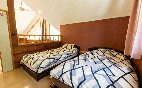 都留市の別荘民泊「ログハウスkizuki」1泊定員7名まで