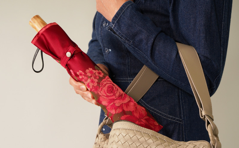 【槙田商店】晴雨兼用折りたたみ傘　絵おり　大ばら　エンジ