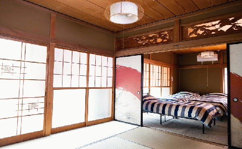 都留市のヤギのいる別荘民泊「都留BASE」1泊、定員10名