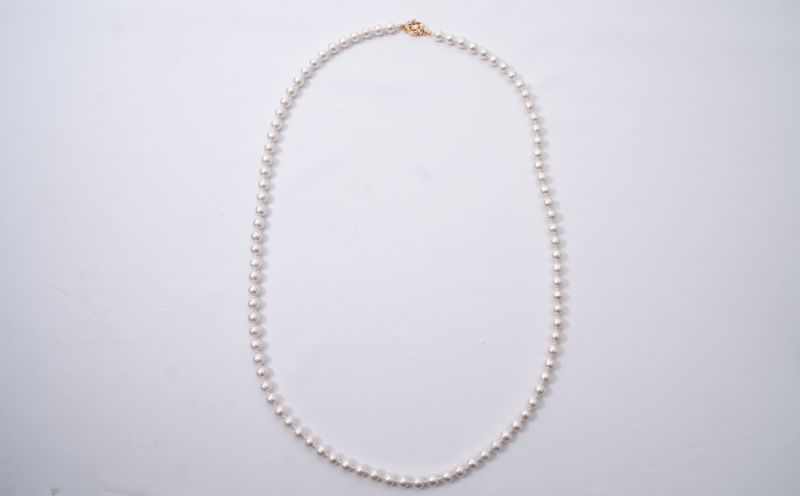 コットンパール「ホワイト」ロングネックレス(金具ゴールド) ホワイト