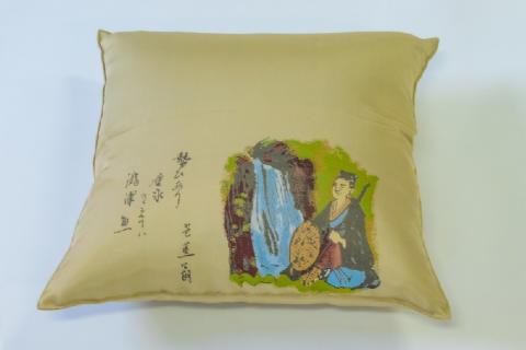 甲州織　羽毛クッション「松尾芭蕉」（リユース羽毛）