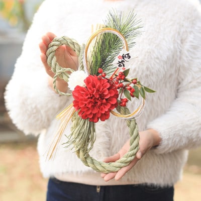 【お正月飾り】伝統的なしめ縄のアーティフィシャルフラワーアレンジメント お年賀お歳暮にも