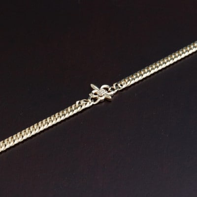 K18百合の紋章ブレスレット【ダイヤ0.01ct・18cm】【配送不可地域：沖縄県】