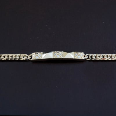 K18ピラミッドブレスレット【ダイヤ0.14ct・20cm】【配送不可地域：沖縄県】