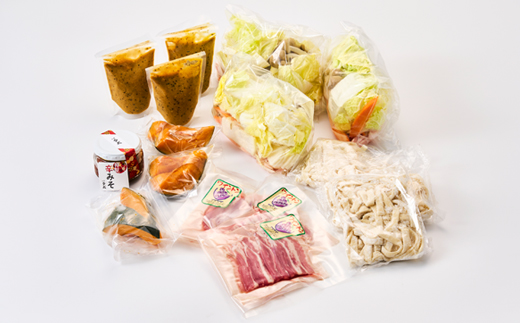 【ほうとう味比べ大会3連覇・殿堂入り】黄金ほうとうフルセット3人前+特製辛味噌(ほうとう蔵 歩成)【配送不可地域：離島・沖縄県】