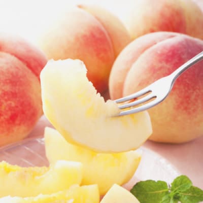 【発送月固定定期便】やまなし旬のフルーツ定期便(桃・シャインマスカット)【M】全2回【配送不可地域：離島】