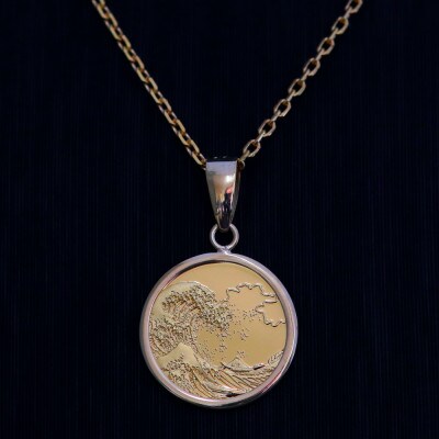 K24純金 北斎コイン1/25ozペンダントヘッド【配送不可地域：沖縄県】