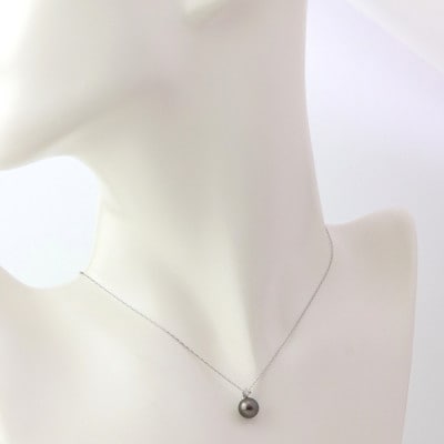 プラチナ黒蝶真珠ペンダント【ダイヤ0.05】【配送不可地域：沖縄県】