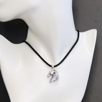 SV925 馬 無垢ペンダント【重さ25g・長さ50cm】【配送不可地域：沖縄県】