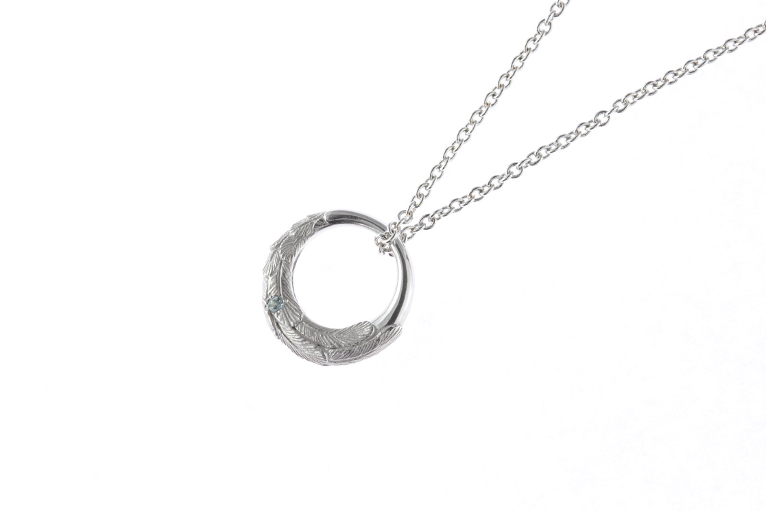 ブルージュの羽根ネックレス　シルバー（ブルーダイヤ）