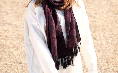 郡内織物　絹紡ストール(シルク100%) ペイズリー赤