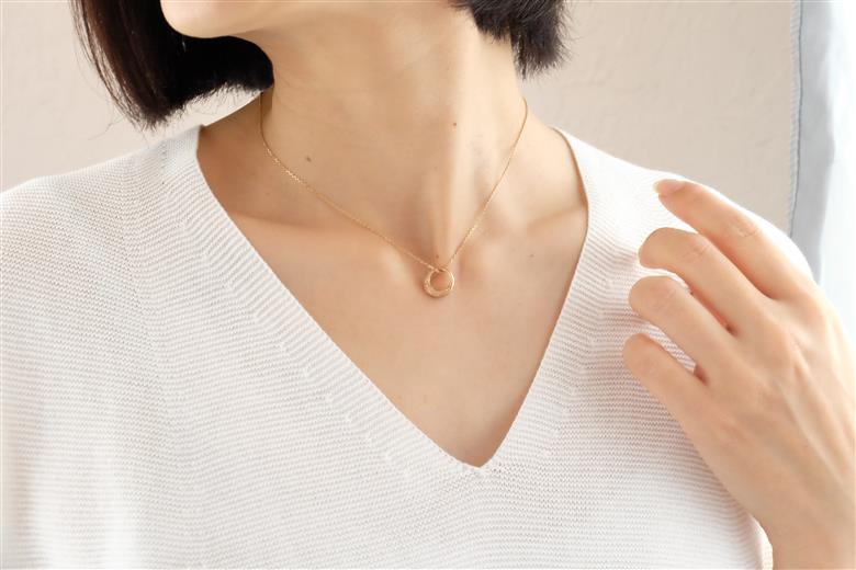 ブルージュの羽根ネックレス　Ｋ18（ダイヤ）