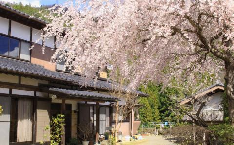 古民家「奥山の里 隠居」で味わう懐石料理 4名様お食事券