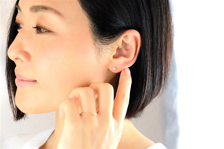 シンプルピアス　プラチナ（ダイヤ）