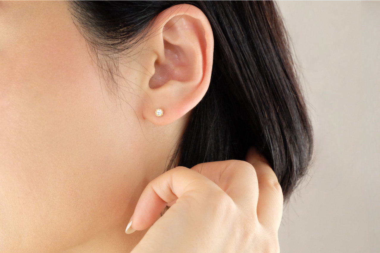 シンプルピアス　Ｋ18（誕生石）
