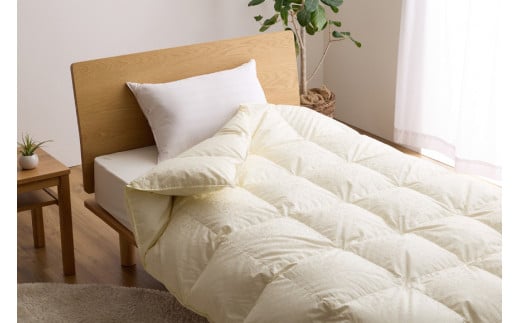 【冬用】アイダーダウン 最高級 軽量 羽毛布団 掛け布団 セミダブル 冬 掛布団 本掛け アイスランド産 アイダーダックダウン98％ 1.2kg ジャカードサテン アイボリー 日本製 綿100％ ジャガード 布団 ふとん 羽毛ふとん 羽毛 寝具 掛布団 ダウン ダウンケット ケース付き [川村羽毛 山梨県 韮崎市 20742565]