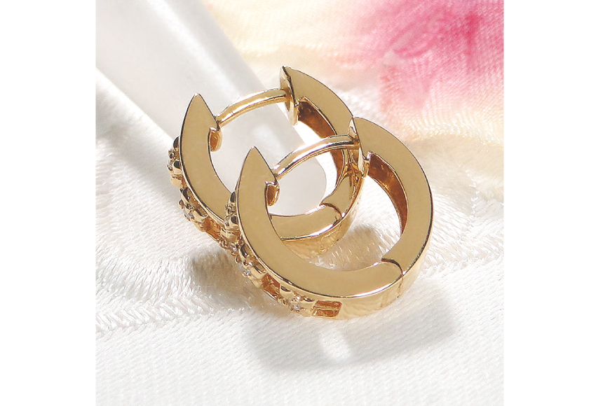 ピアス K18YG イエローゴールド ダイヤモンド 0.03ct フープピアス 【f220-k18yg】 [オーダーメイドジュエリーメイ 山梨県 韮崎市 20745079] ジュエリー アクセサリー 両耳 抜け感 太め 18金 ダイヤピアス