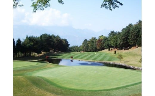 【甲斐ヒルズカントリー倶楽部】 平日ペアプレー招待券 [甲斐ヒルズカントリー倶楽部 山梨県 韮崎市 9010328] ゴルフプレー券 招待券 ペア 2名様 平日 平日ゴルフ券 ゴルフチケット チケット 山梨 韮崎