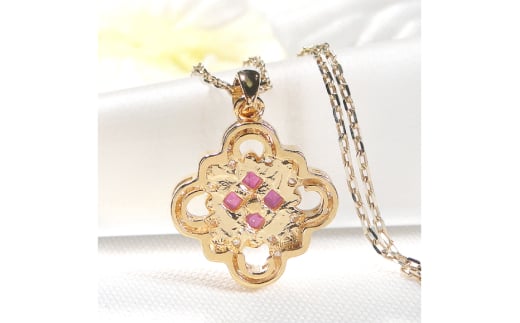 ネックレス K18YGイエローゴールド ダイヤモンド 0.15ct ルビー スクエア クローバー ペンダント 18金 菱形【f271-k18yg-ru】 [株式会社オーダーメイドジュエリーメイ 山梨県 韮崎市 20742926] アクセサリー アクセ ジュエリー