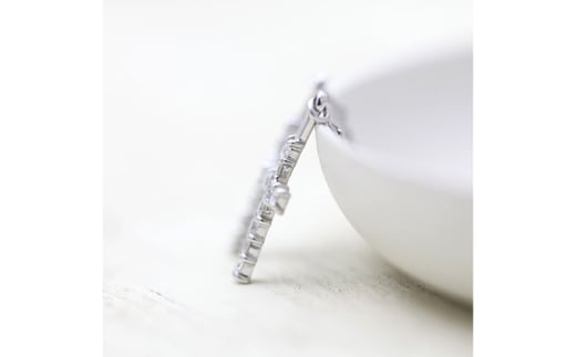 ピアス プラチナ PT900 ダイヤモンド 0.4ct クロス 十字架モチーフ 揺れる チェーン 両耳用【f089-pt】 [株式会社オーダーメイドジュエリーメイ 山梨県 韮崎市 20742944] アクセサリー ジュエリー アクセ
